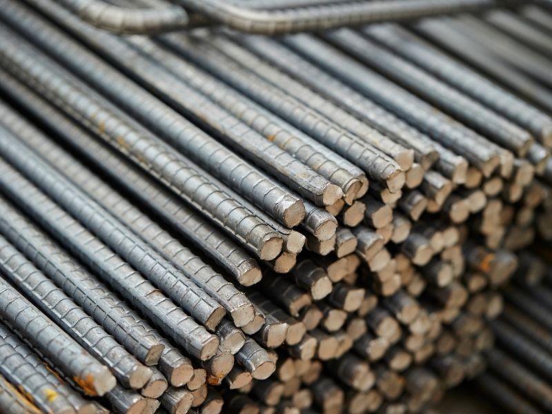 Erros comuns ao comprar vergalhão: o que observar para não comprometer a estrutura